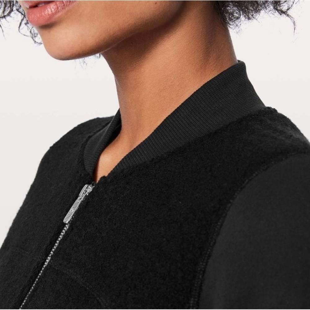 Lululemon Women's Black Stand Out Sherpa Jacket Full Zip Size: 8 - Picture 4 of 16